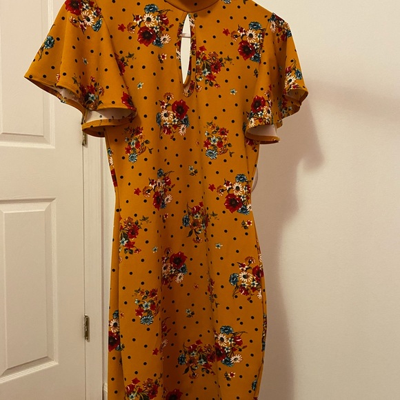 DRESSCODE L.A. Size M. Mustard Yellow Dress. - Picture 11 of 16